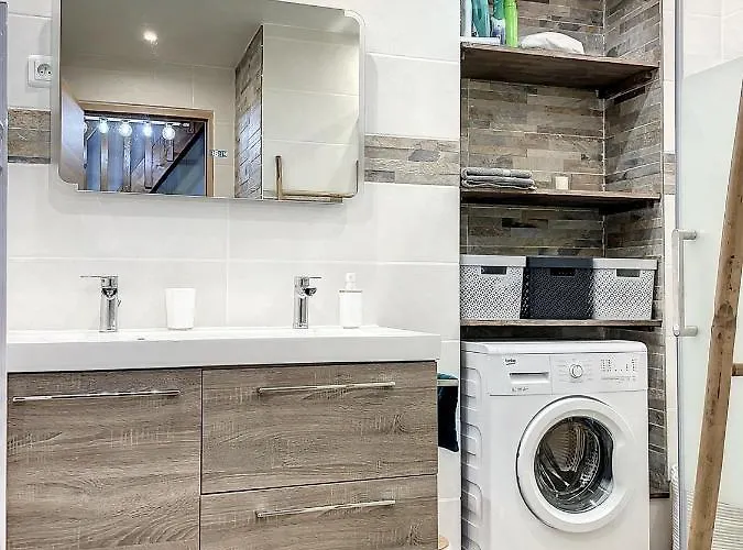 Magnifique Vue Sur Les Montagnes Au Coeur De Luchon 6-8 Pers Apartment Bagnères-de-Luchon