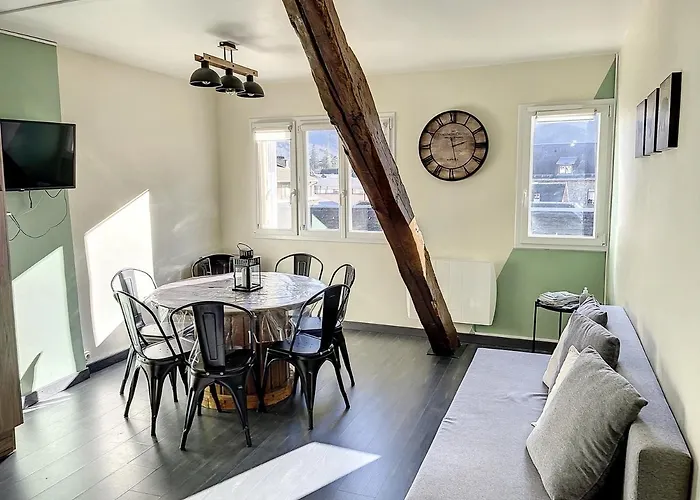 Apartment Magnifique Vue Sur Les Montagnes Au Coeur De Luchon 6-8 Pers Bagnères-de-Luchon