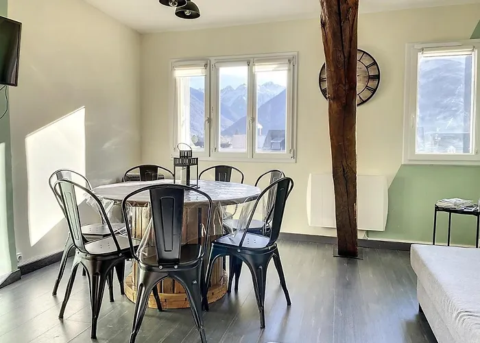 Magnifique Vue Sur Les Montagnes Au Coeur De Luchon 6-8 Pers Apartment Bagnères-de-Luchon