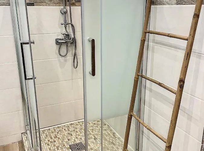 Magnifique Vue Sur Les Montagnes Au Coeur De Luchon 6-8 Pers Apartment *